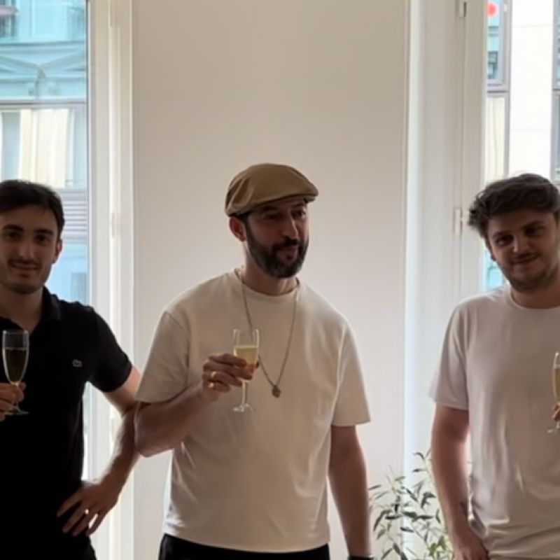 Félicitation à Alexandre et Erwan qui viennent de faire l’acquisition du Garage à Vélo, un bar à ambiance festive situé dans le 9ème arrondissement de Paris